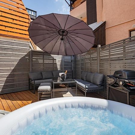 Terrace Apartment With 5 Rooms, Whirlpool And Bbq アウグスブルク エクステリア 写真