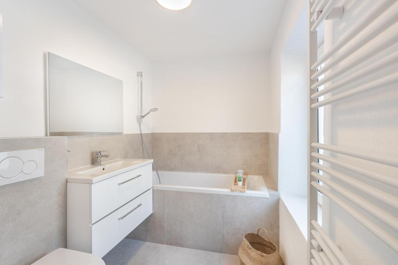 Terrace Apartment With 5 Rooms, Whirlpool And Bbq アウグスブルク エクステリア 写真